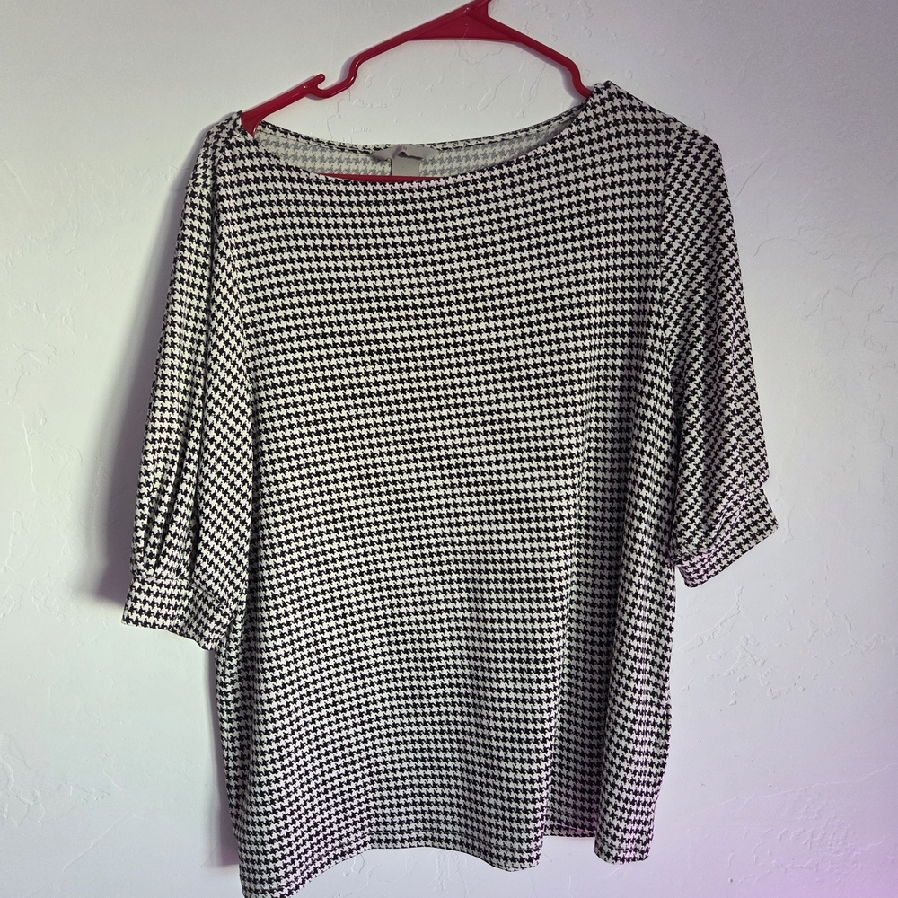 H&M Black and White Houndstooth Long Sleeve Top
